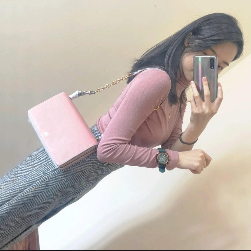 Tory Burch Sadie Velvet Shoulder Bag in pink